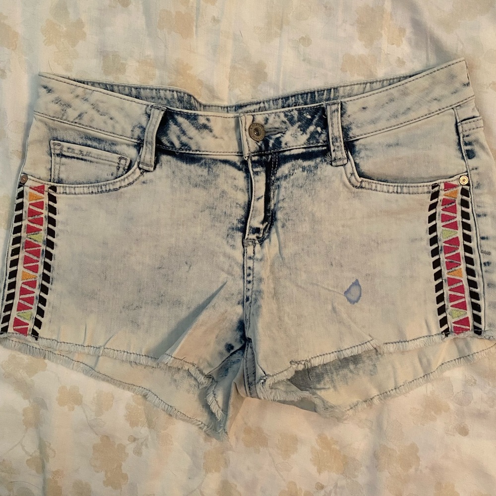 Junior’s Arizona Jeans Co. light-wash jean shorts size 9